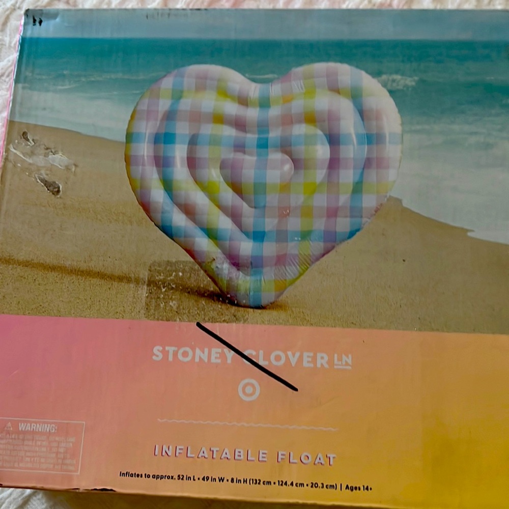 Stoney Clover heart float